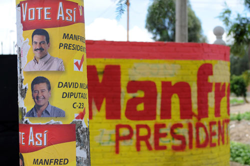 Presidential candidate Manfred Reyes-Villa enjoys support in Cochabamba.